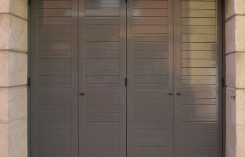 Puerta de garaje con pvc